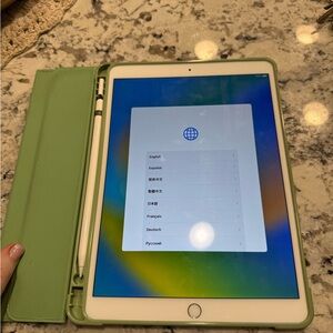 Apple iPad Pro 10.5 inch with Apple Pencil